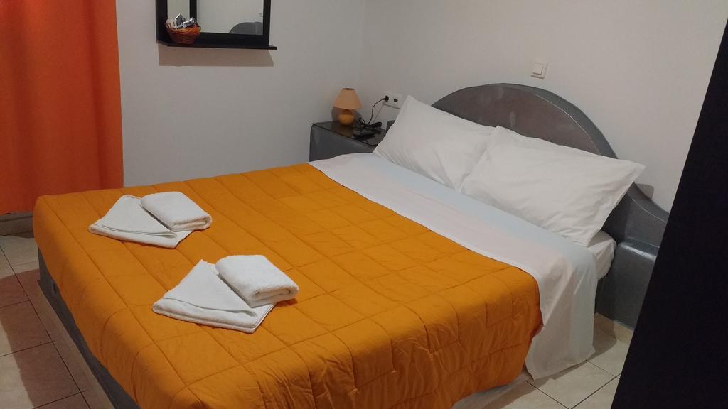 Vazeos Apartments Καρτεράδος Εξωτερικό φωτογραφία