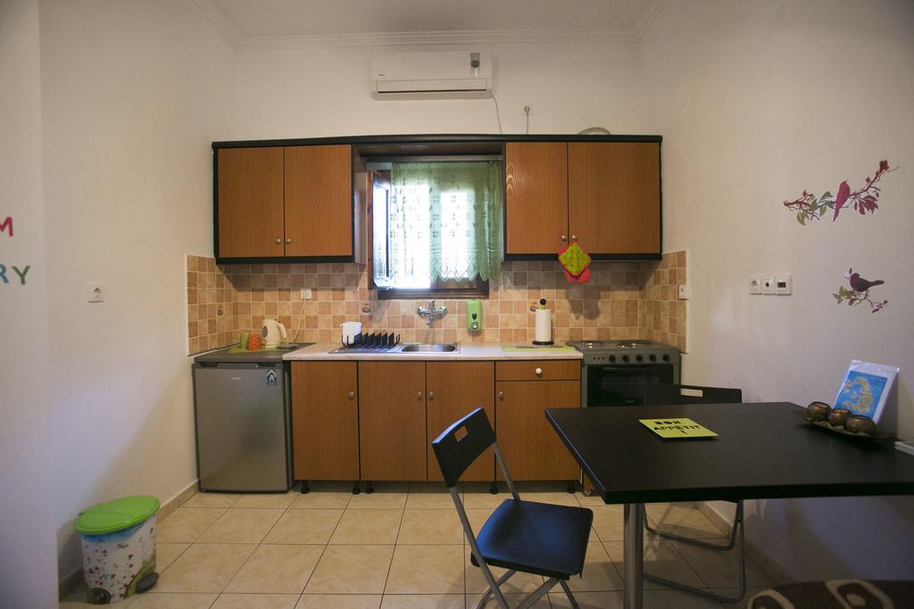 Vazeos Apartments Καρτεράδος Εξωτερικό φωτογραφία